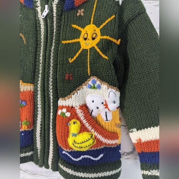 Kids Wool blend embroidered sweater made in peru. Green/animals size 2 - Picture 9 of 9